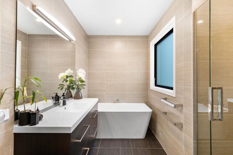 Photo of property in 19 Glenfiddich Road, Jacks Point, Queenstown, 9371