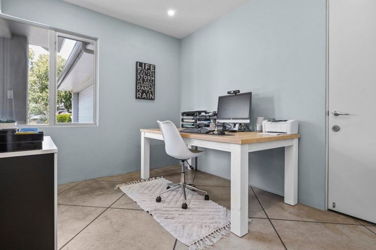 Photo of property in 18 Saint James Drive, Huntington, Hamilton, 3210