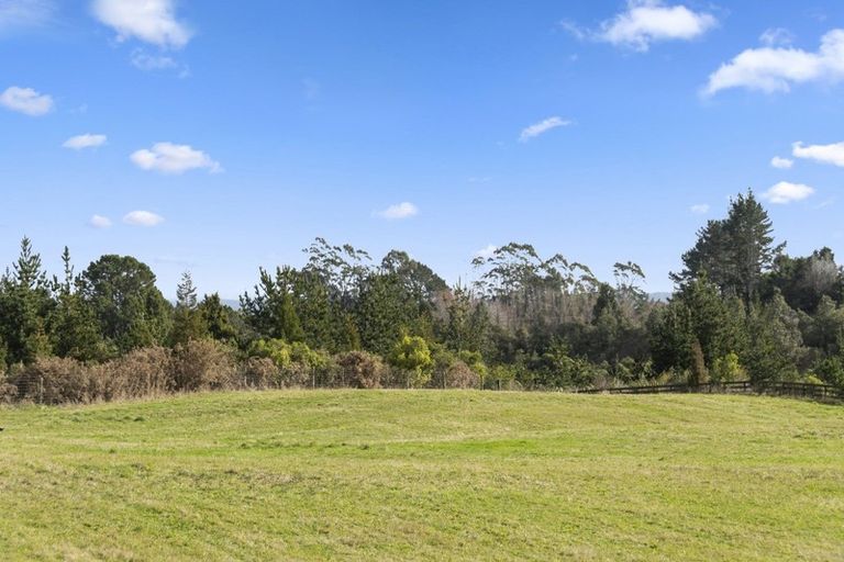 Photo of property in 21 Sarona Park Drive, Omanawa, 3171