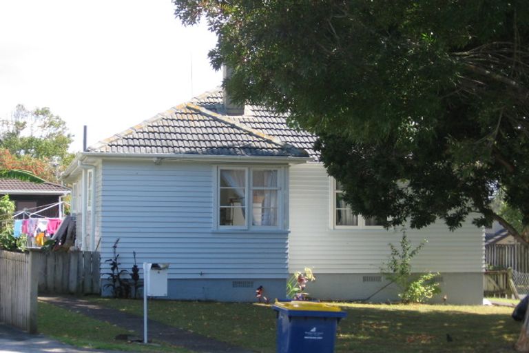 Photo of property in 4 Nikau Street, New Lynn, Auckland, 0600