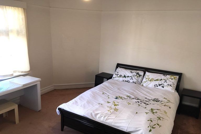 Photo of property in 77 Webb Street, Mount Cook, Wellington, 6011