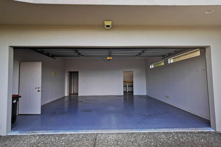 Photo of property in 20 Bournemouth Terrace, Murrays Bay, Auckland, 0630