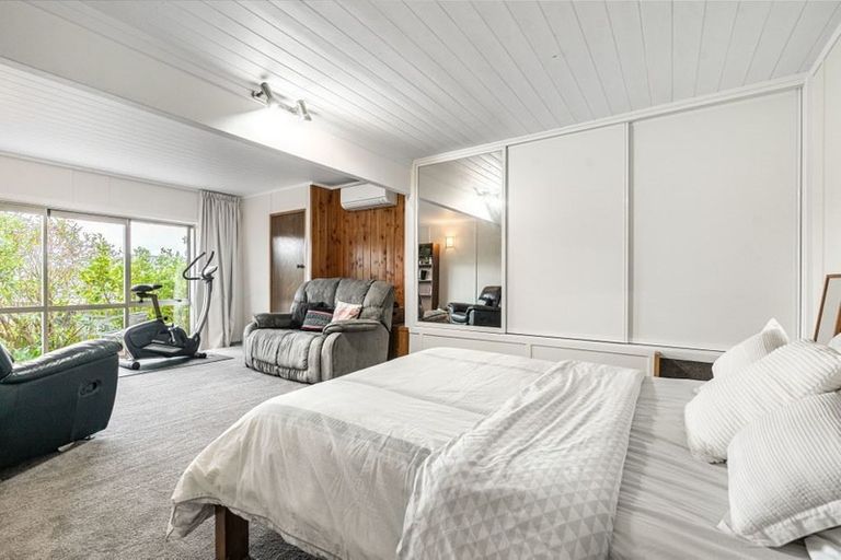 Photo of property in 22 Saddleback Rise, Murrays Bay, Auckland, 0630