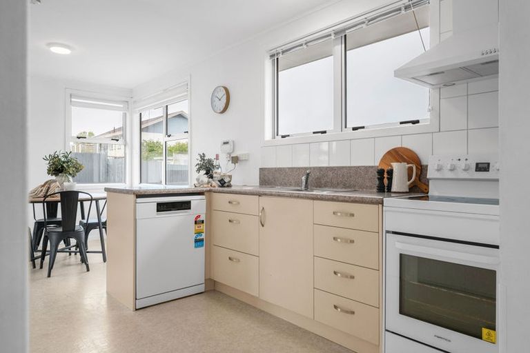 Photo of property in 28 Hyde Avenue, Nawton, Hamilton, 3200