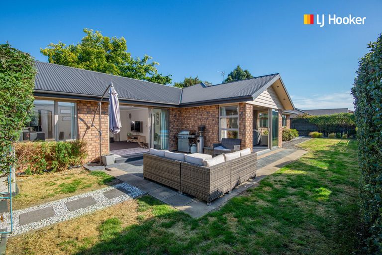 Photo of property in 1 Watt Street, Mosgiel, 9024