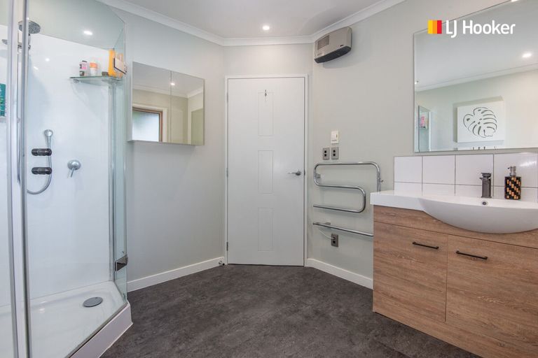 Photo of property in 1 Watt Street, Mosgiel, 9024