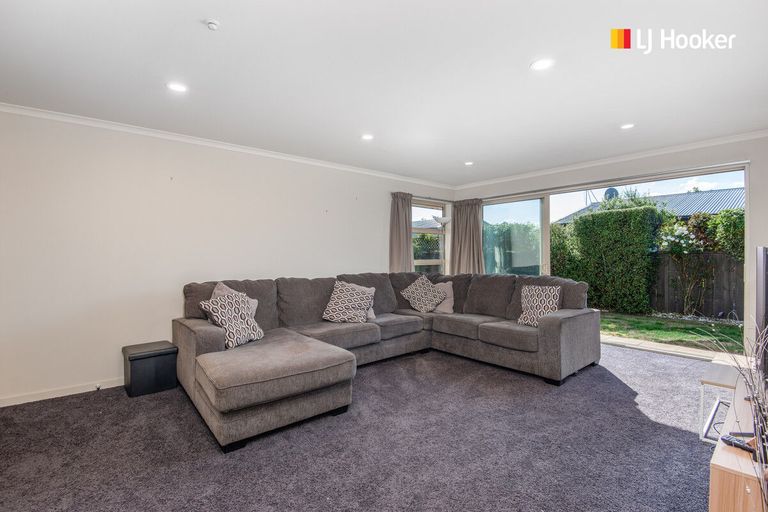 Photo of property in 1 Watt Street, Mosgiel, 9024