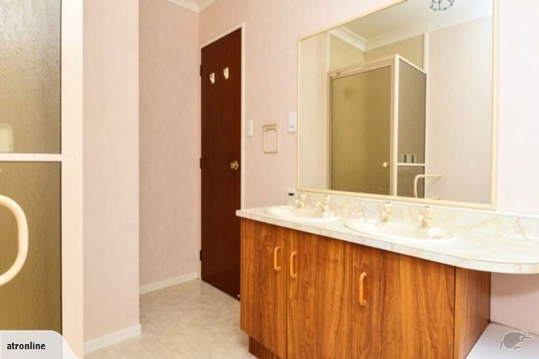 Photo of property in 98 Endeavour Avenue, Flagstaff, Hamilton, 3210