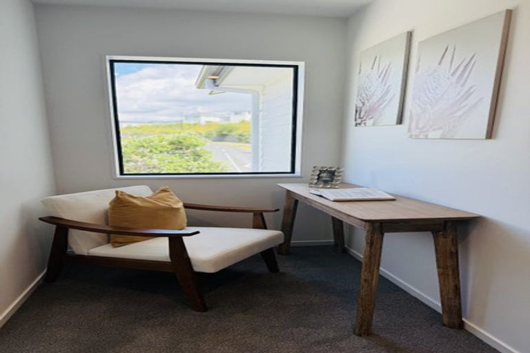 Photo of property in 72 Arran Drive, Orewa, 0931