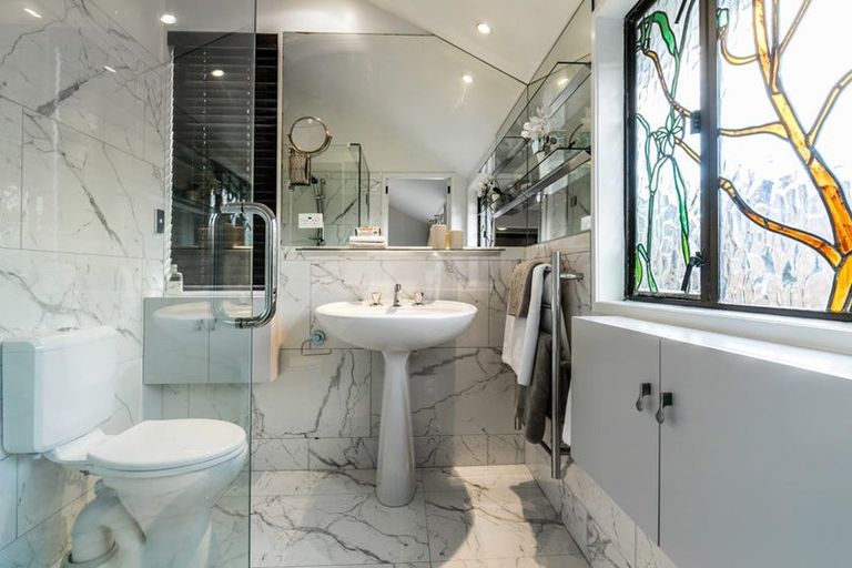 Photo of property in 1 The Knoll, Greenhithe, Auckland, 0632