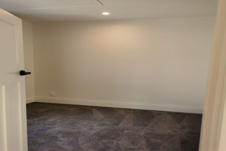 Photo of property in 4/141 Colwill Road, Massey, Auckland, 0614