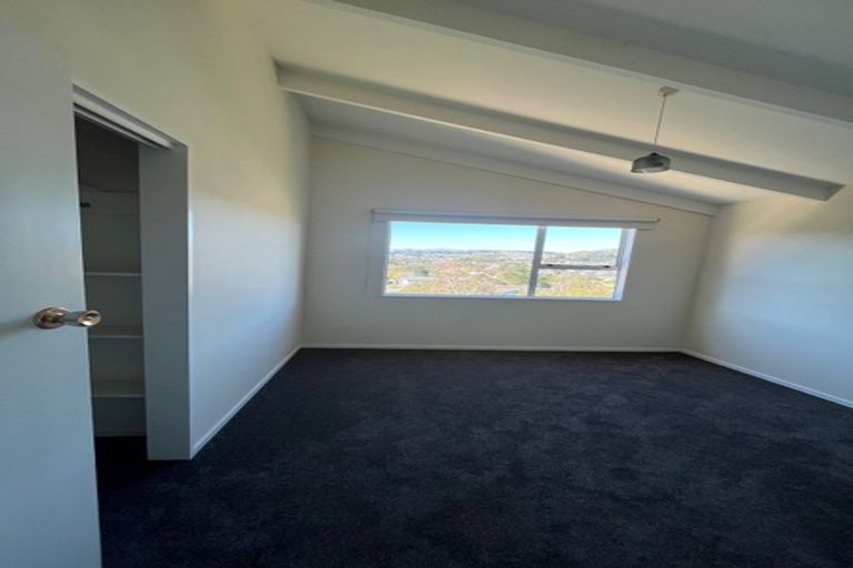 Photo of property in 9 Keel Place, Whitby, Porirua, 5024