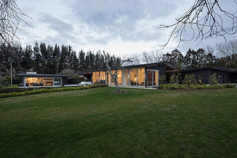 Photo of property in 27 Porterfield Road, Whitford, Howick, 2571