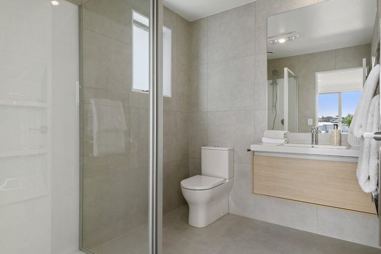 Photo of property in 11 Owen Chapman Drive, Red Beach, 0932