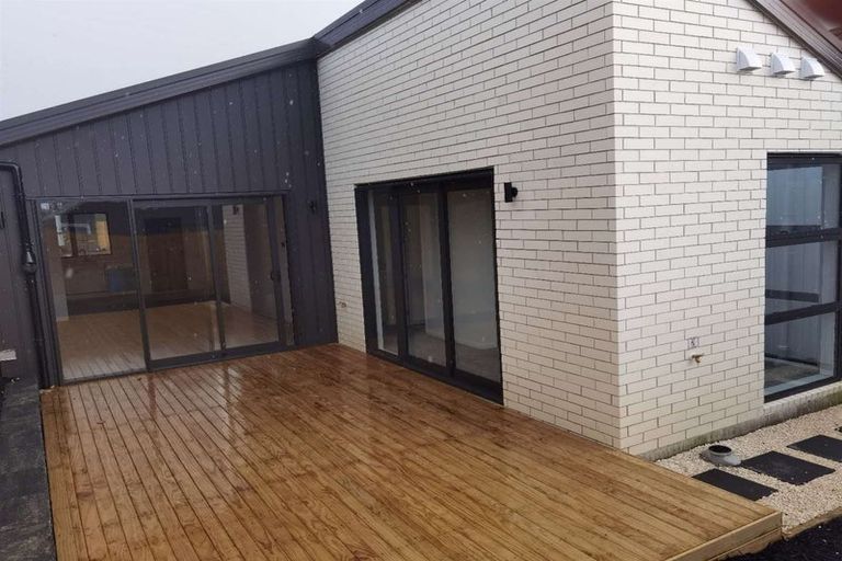 Photo of property in 68 Biokovo Street, Massey, Auckland, 0614