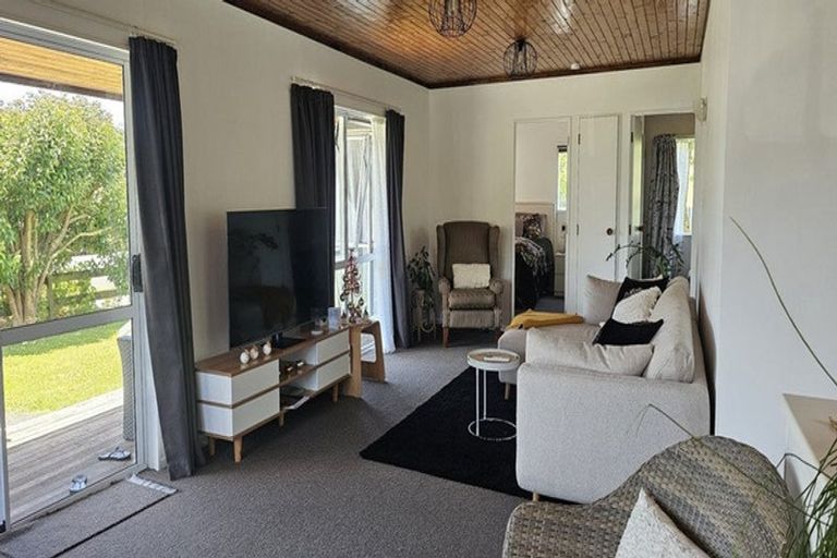 Photo of property in 12 Cove Road, Waipu, 0510