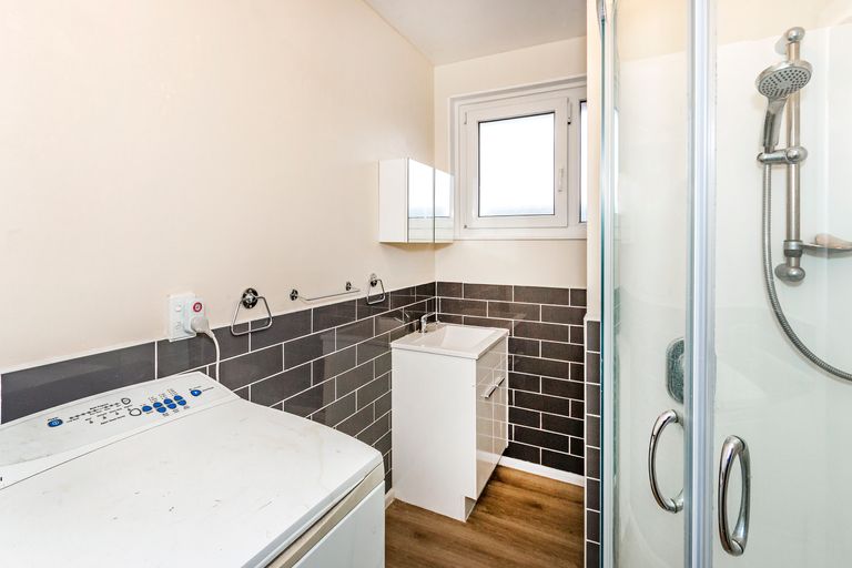 Photo of property in 4/14a Dickson Crescent, Hornby, Christchurch, 8042