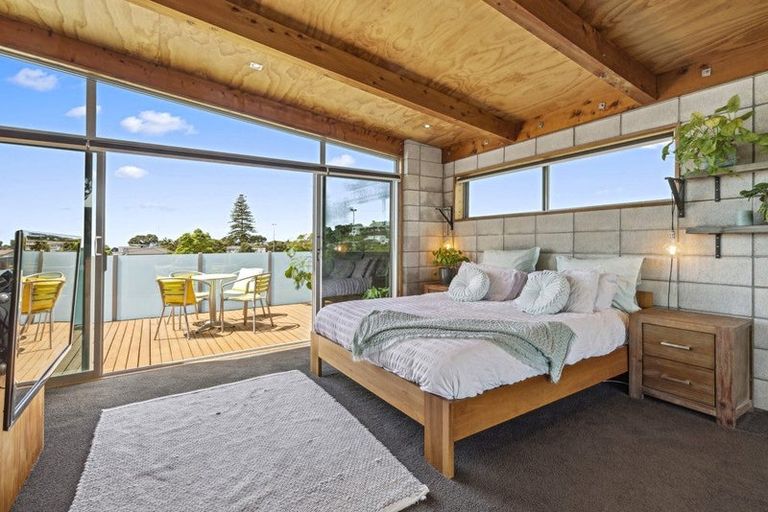 Photo of property in 1/86 Bay Street, Red Beach, 0932