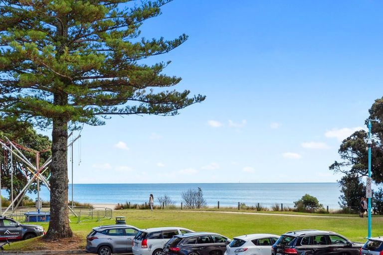 Photo of property in 10 Marine Parade, Mount Maunganui, 3116