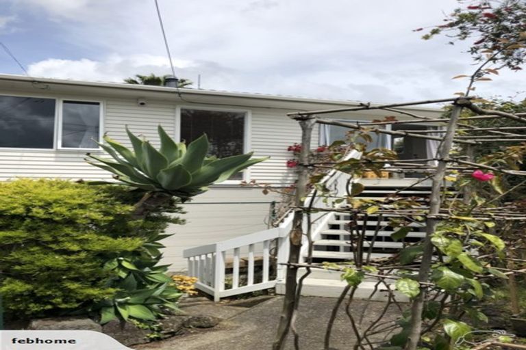 Photo of property in 686 East Coast Road, Pinehill, Auckland, 0630