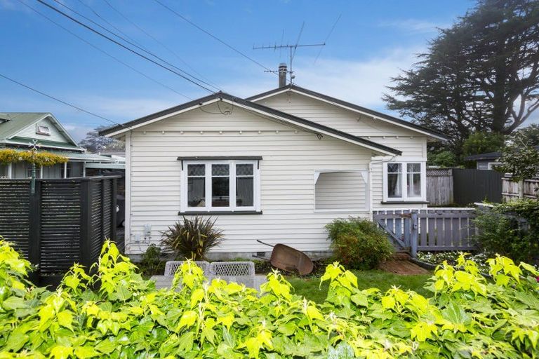 Photo of property in 2a Bentinck Street, Wallaceville, Upper Hutt, 5018