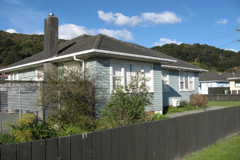 Photo of property in 40 Bull Avenue, Wainuiomata, Lower Hutt, 5014