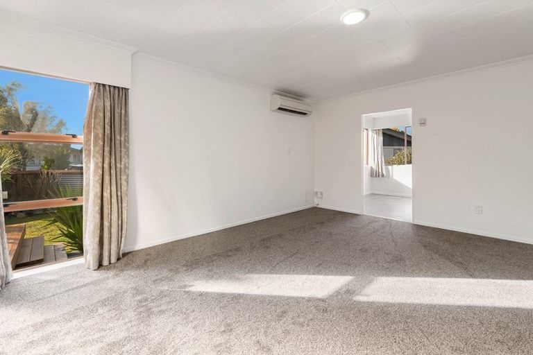 Photo of property in 16 Joanne Crescent, Pukehangi, Rotorua, 3015