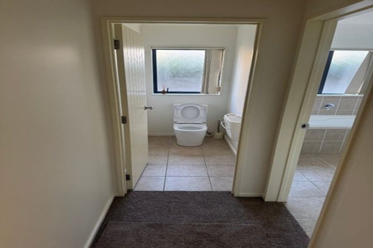 Photo of property in 2 Deerfield Place, Flat Bush, Auckland, 2019
