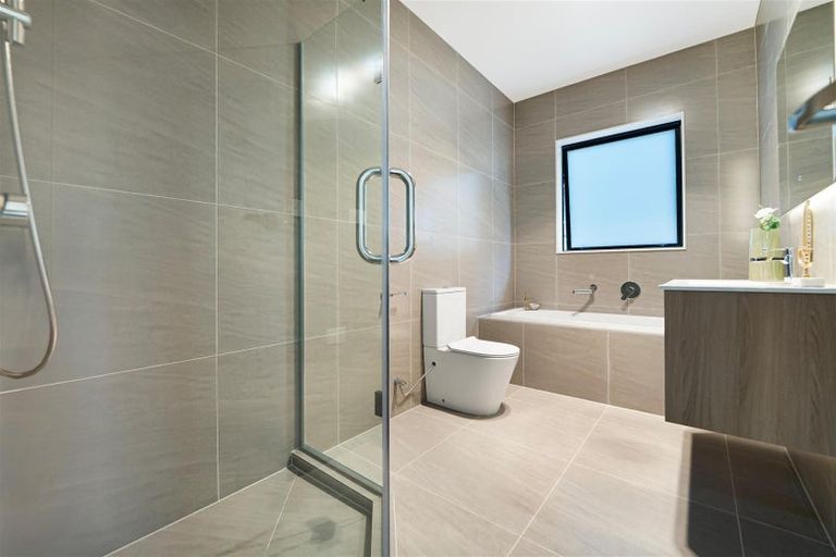 Photo of property in 52 Whakairo Crescent, Gulf Harbour, Whangaparaoa, 0930