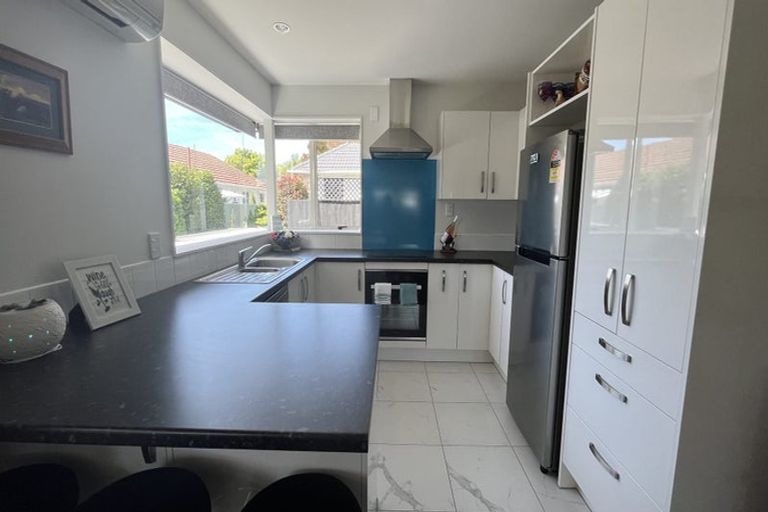 Photo of property in 2/21a Fenhall Street, Russley, Christchurch, 8042