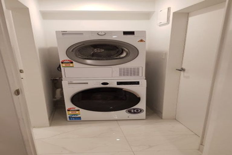 Photo of property in 7a Korokoro Road, Korokoro, Lower Hutt, 5012