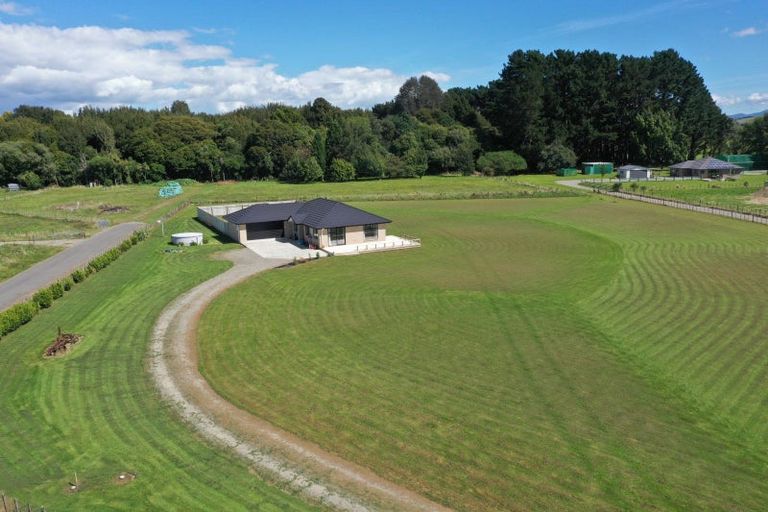 Photo of property in 77 Halls Road, Pahiatua, 4910