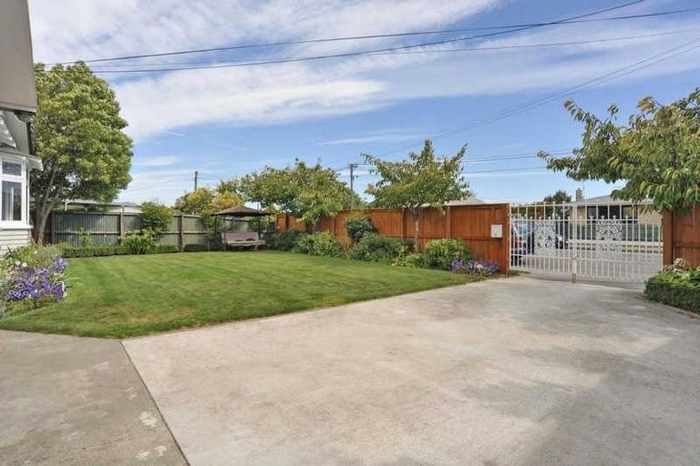 Photo of property in 6 Mortlake Street, Islington, Christchurch, 8042