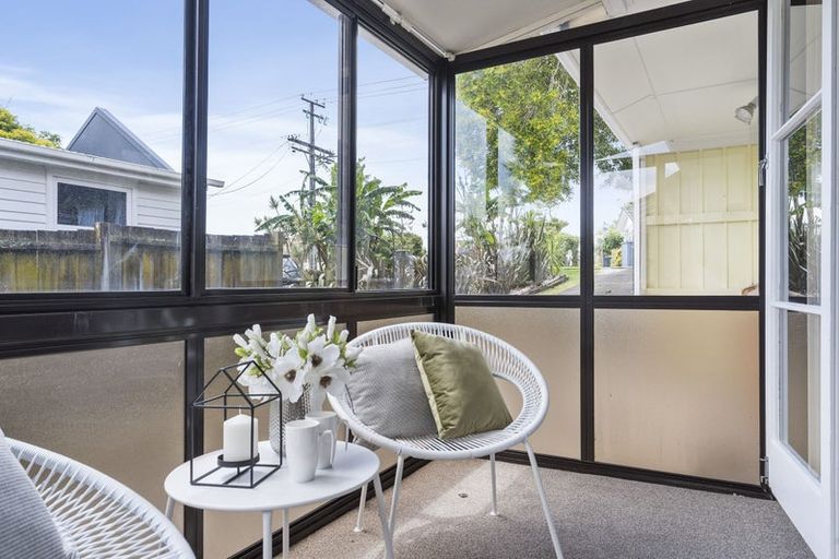 Photo of property in 2/105 Astley Avenue, New Lynn, Auckland, 0600