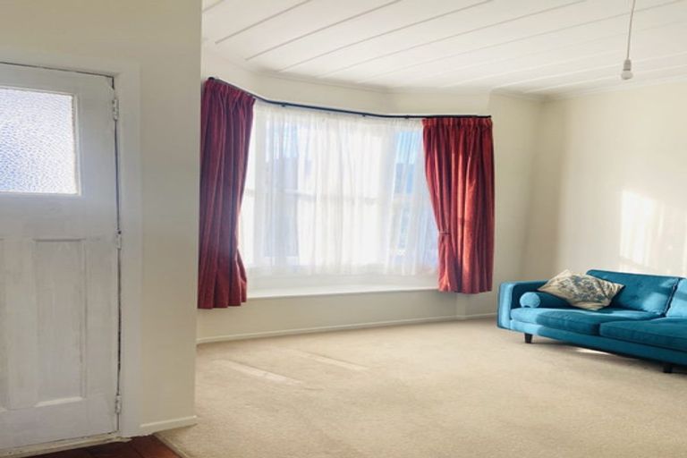 Photo of property in 37 Amohia Street, Paraparaumu, 5032