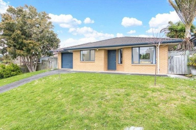 Photo of property in 26 Cabeleigh Drive, Helensville, 0800