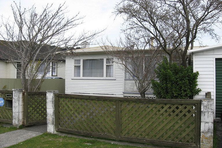 Photo of property in 11 Russell Road, Wainuiomata, Lower Hutt, 5014