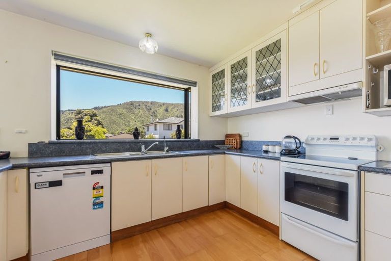 Photo of property in 20 Ranui Street, Waikawa, Picton, 7220