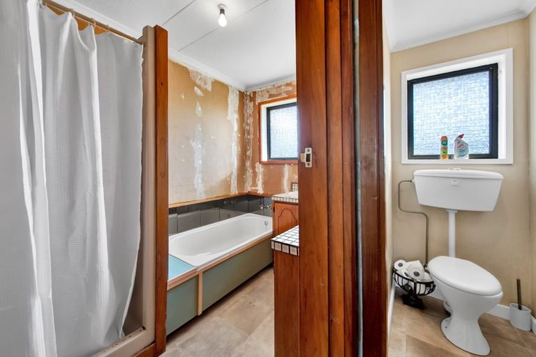 Photo of property in 27 Gore Street, Normanby, Hawera, 4614