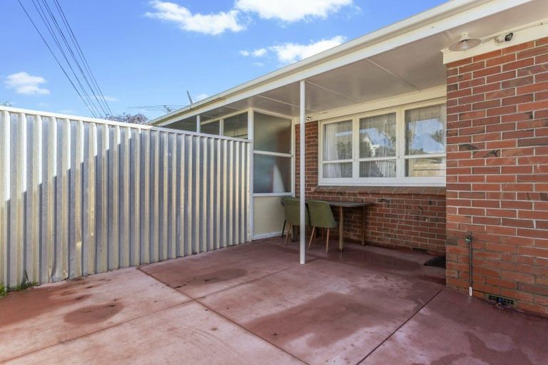 Photo of property in 1/8 Westward Ho, Glen Eden, Auckland, 0602