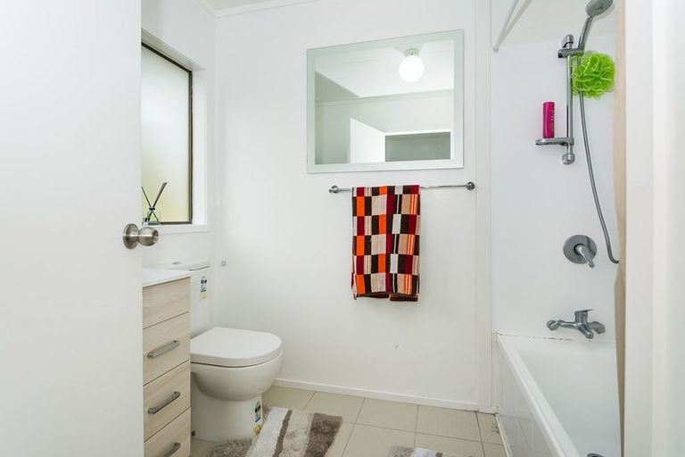 Photo of property in 2/56 Stredwick Drive, Torbay, Auckland, 0630