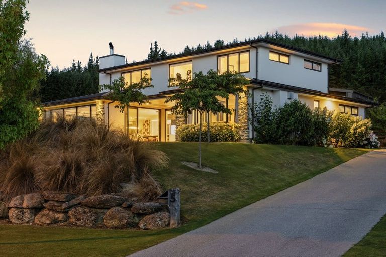 Photo of property in 5 Clearview Street, Wanaka, 9305