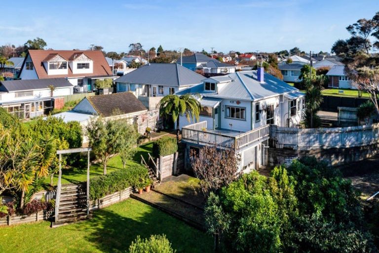 Photo of property in 20 Douglas Street, Hawera, 4610