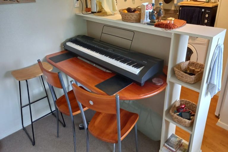 Photo of property in 70 Homebush Road, Khandallah, Wellington, 6035