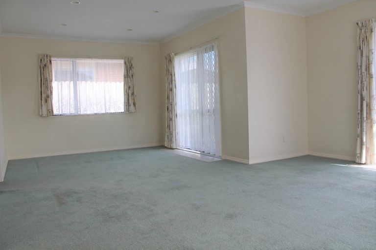 Photo of property in 10 Feeny Crescent, East Tamaki, Auckland, 2013