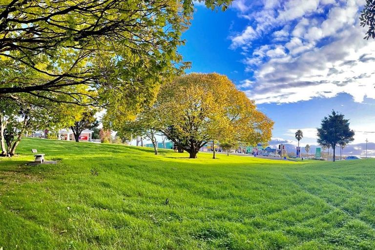 Photo of property in 5 Hutchinsons Road, Bucklands Beach, Auckland, 2014