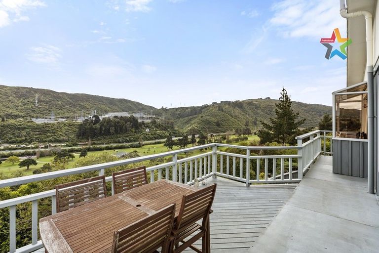 Photo of property in 33 Kingsley Street, Stokes Valley, Lower Hutt, 5019