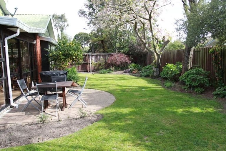 Photo of property in 28 Tyndale Place, Ilam, Christchurch, 8041