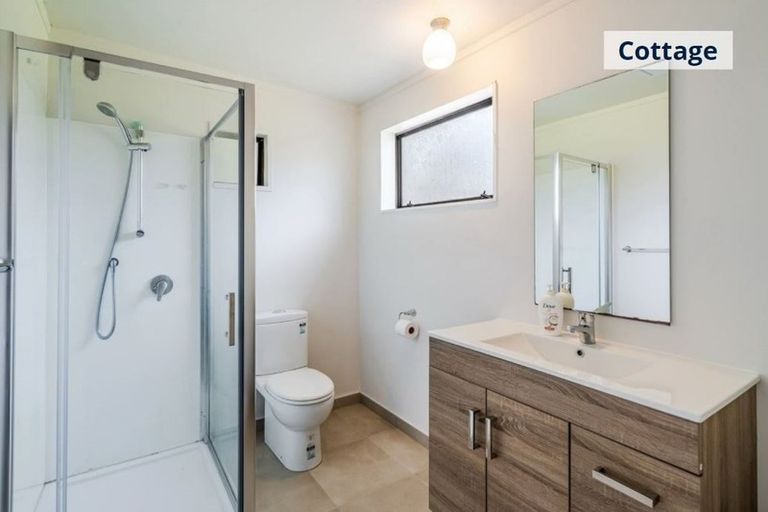 Photo of property in 19 Chivalry Road, Glenfield, Auckland, 0629