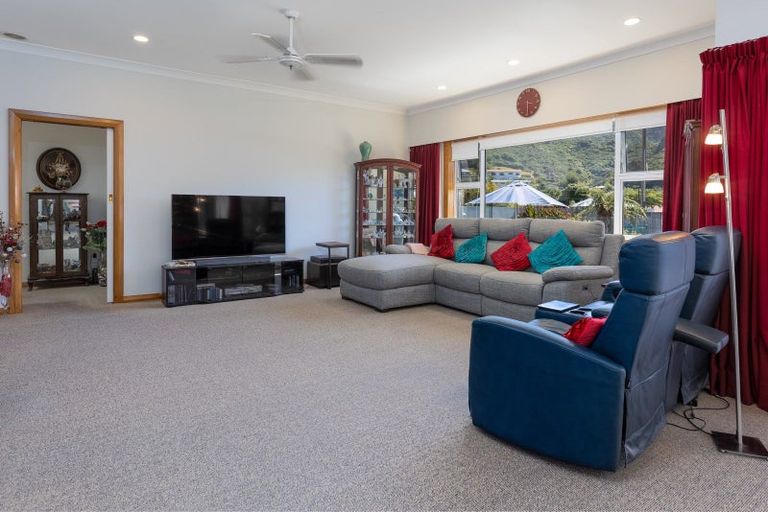 Photo of property in 36 Kent Street, Picton, 7220